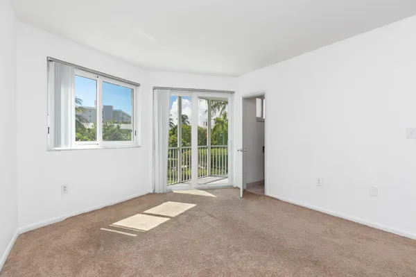 $2,500 | 2700 Banyan Road, Unit 23, Boca Raton, FL 33432