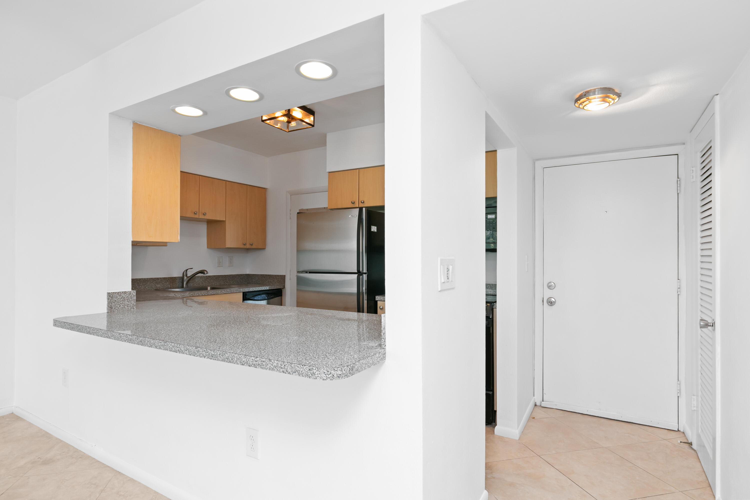 2700 Banyan Road, Unit 23 Boca Raton, FL 33432 - Photo 3 of 31 2M8A4550