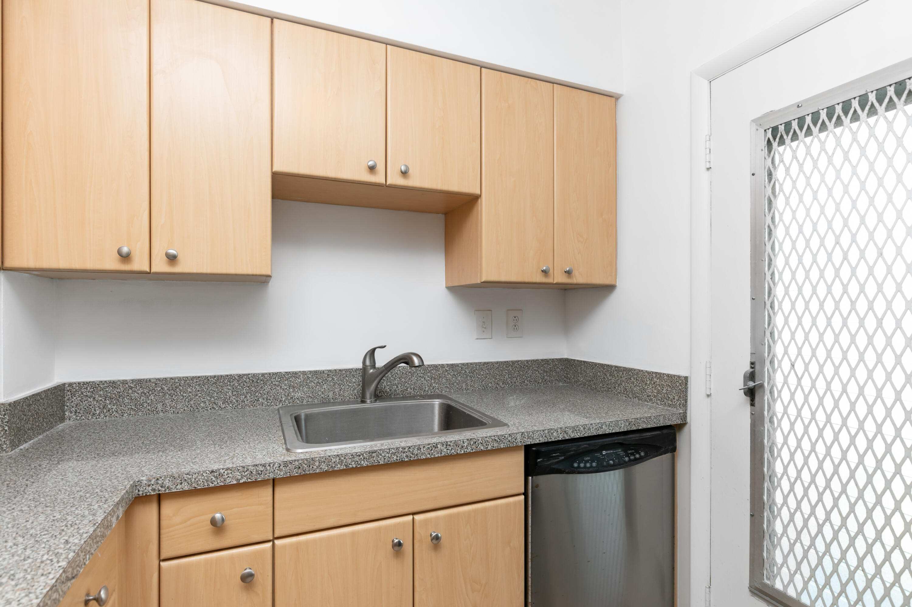 2700 Banyan Road, Unit 23 Boca Raton, FL 33432 - Photo 9 of 31 2M8A4553