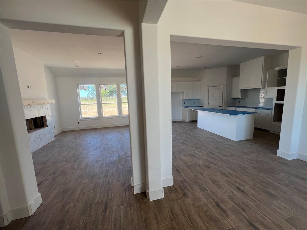 109 Cattleman Drive Springtown, TX 76082 - Photo 3 of 12