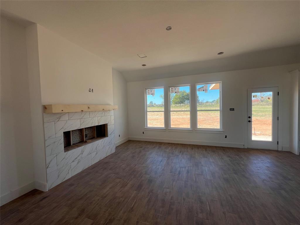 109 Cattleman Drive Springtown, TX 76082 - Photo 4 of 12