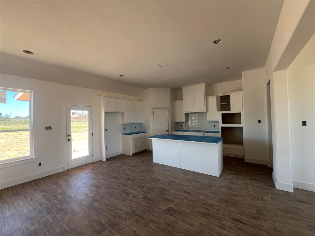 109 Cattleman Drive Springtown, TX 76082 - Photo 5 of 12