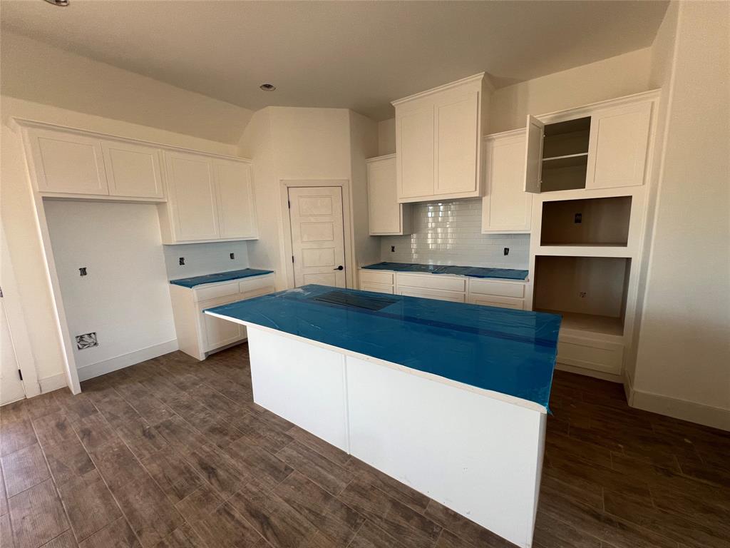 109 Cattleman Drive Springtown, TX 76082 - Photo 6 of 12