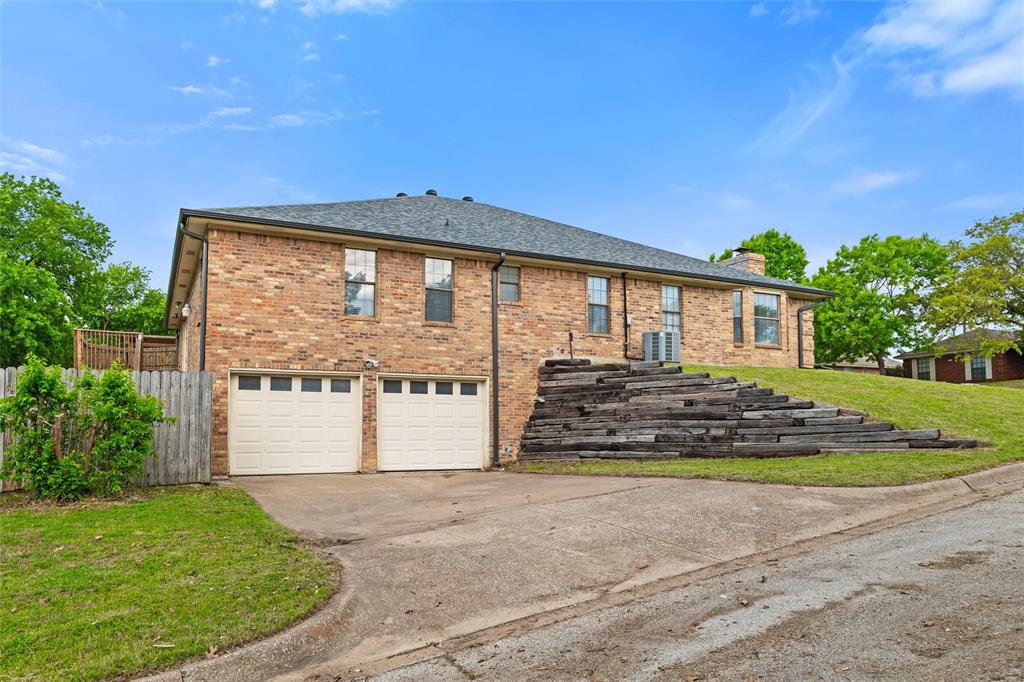 1132 Trinity Drive Benbrook, TX 76126 - Photo 33 of 40