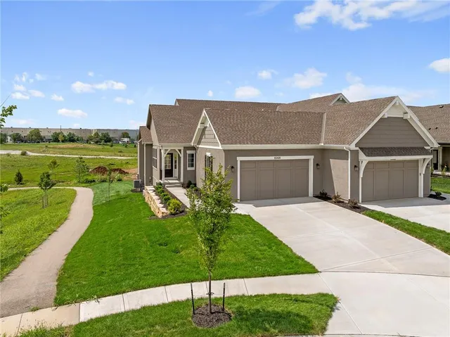 $557,000 | 8214 Aurora Street, Lenexa, KS 66220