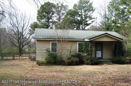 292 Old Hwy Road Crenshaw, MS 38621 - Photo 1 of 9 front