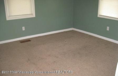 292 Old Hwy Road Crenshaw, MS 38621 - Photo 3 of 9 BR 3