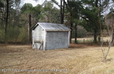 292 Old Hwy Road Crenshaw, MS 38621 - Photo 9 of 9 shed