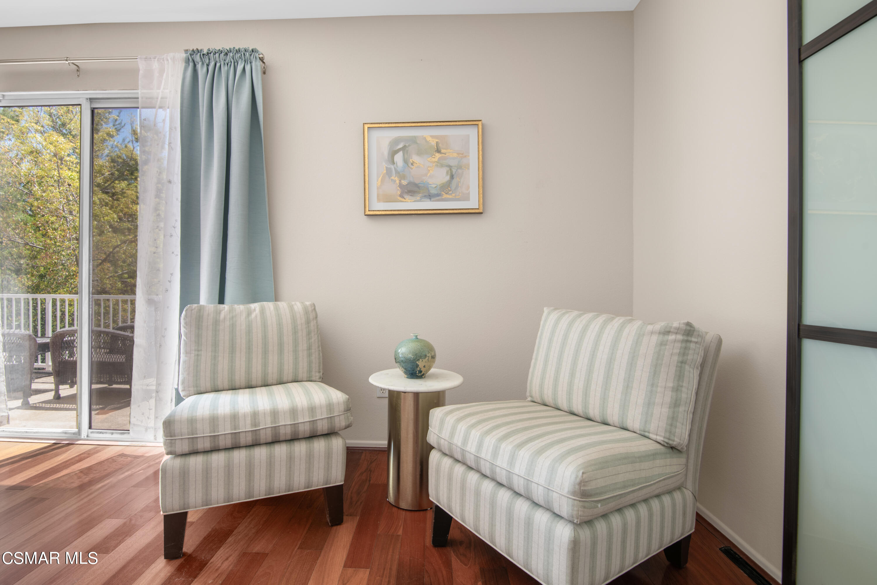 32645 The Old Road Castaic, CA 91384 - Photo 18 of 32 a living room with furniture and a window