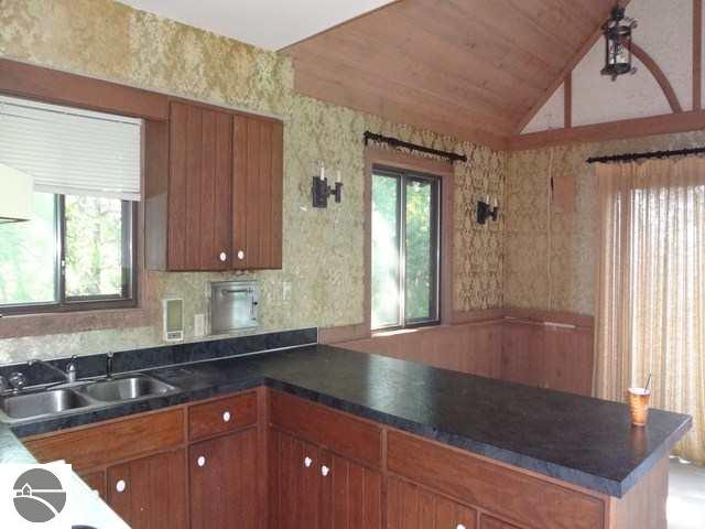 770 Edenhill Road Beulah, MI 49617 - Photo 4 of 10 1739693-3.JPG