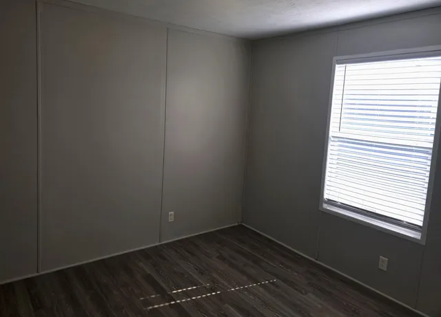 $98,500 | 26 Traveler Drive Northwest, Sparta, MI 49345