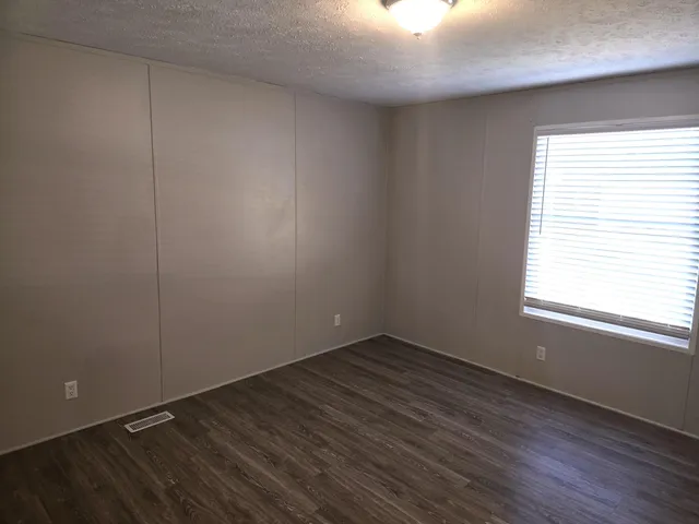 $98,500 | 26 Traveler Drive Northwest, Sparta, MI 49345