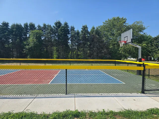 $98,500 | 26 Traveler Drive Northwest, Sparta, MI 49345