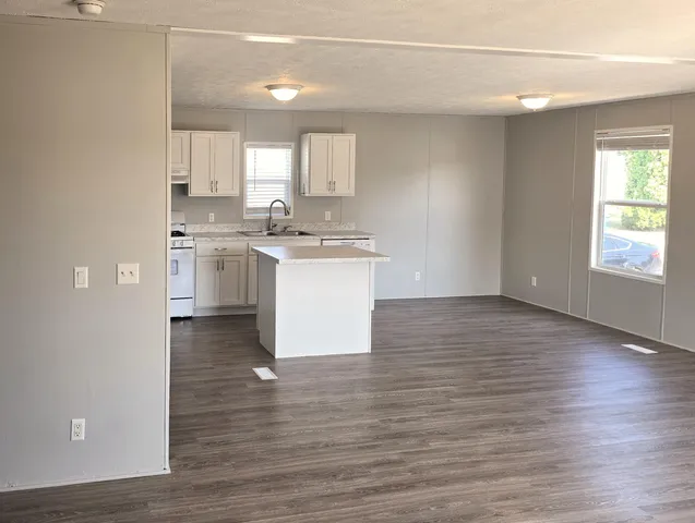 $98,500 | 26 Traveler Drive Northwest, Sparta, MI 49345