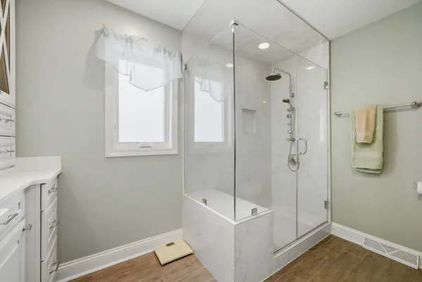 $415,900 | 1840 Golfview Drive, Bartlett, IL 60103
