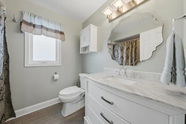 $415,900 | 1840 Golfview Drive, Bartlett, IL 60103