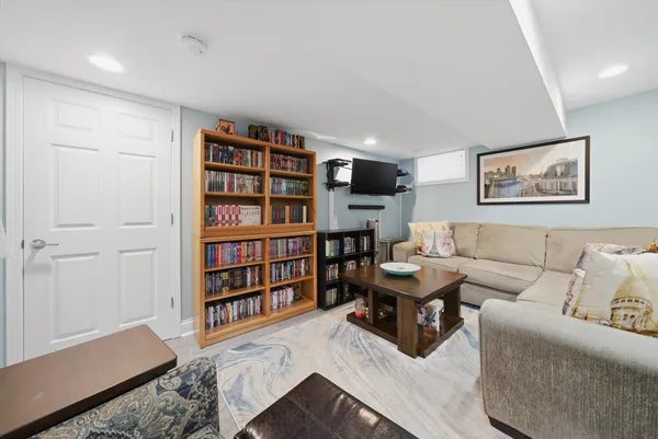 $415,900 | 1840 Golfview Drive, Bartlett, IL 60103