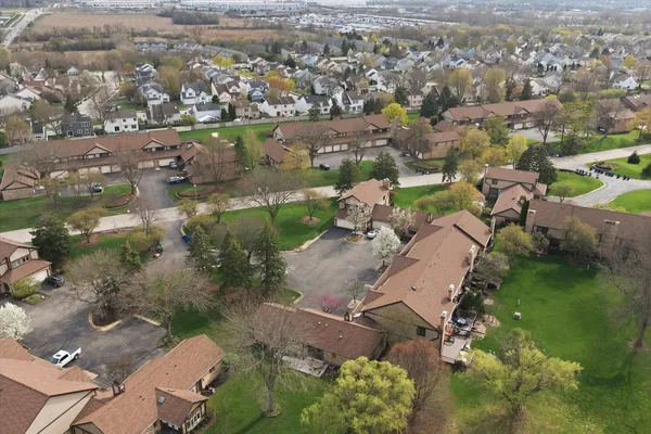 $415,900 | 1840 Golfview Drive, Bartlett, IL 60103