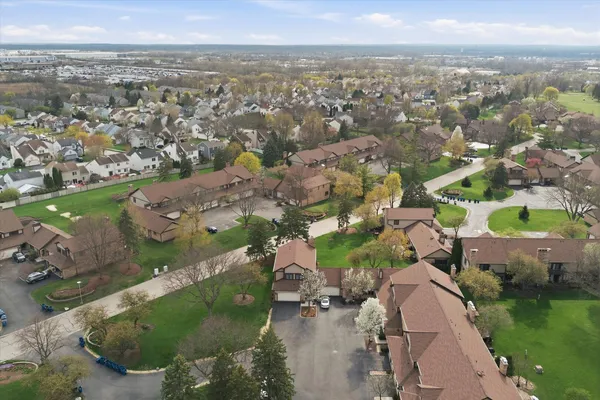 $415,900 | 1840 Golfview Drive, Bartlett, IL 60103