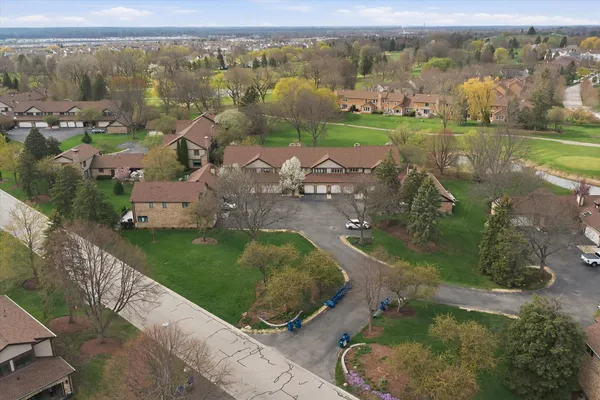 $415,900 | 1840 Golfview Drive, Bartlett, IL 60103