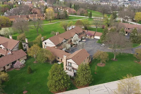 $415,900 | 1840 Golfview Drive, Bartlett, IL 60103