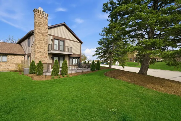 $415,900 | 1840 Golfview Drive, Bartlett, IL 60103