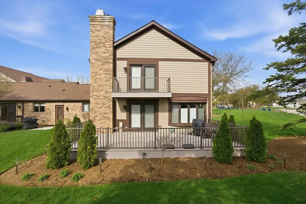 $415,900 | 1840 Golfview Drive, Bartlett, IL 60103