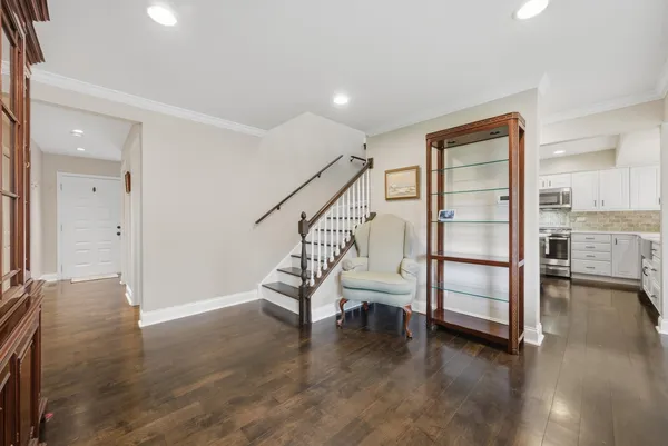 $415,900 | 1840 Golfview Drive, Bartlett, IL 60103