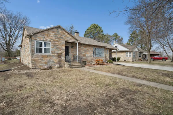 $179,900 | 409 North Prairie Street, Sherburn, MN 56171