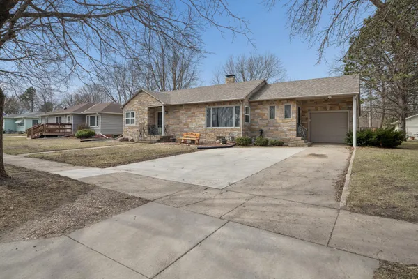 $179,900 | 409 North Prairie Street, Sherburn, MN 56171