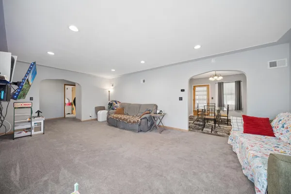 $179,900 | 409 North Prairie Street, Sherburn, MN 56171