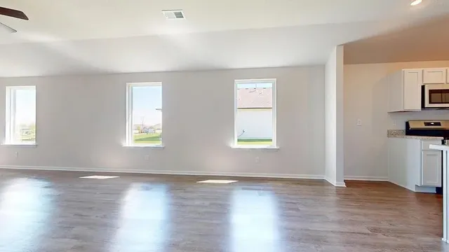 $379,485 | 541 West Bluebird Street, Gardner, KS 66030