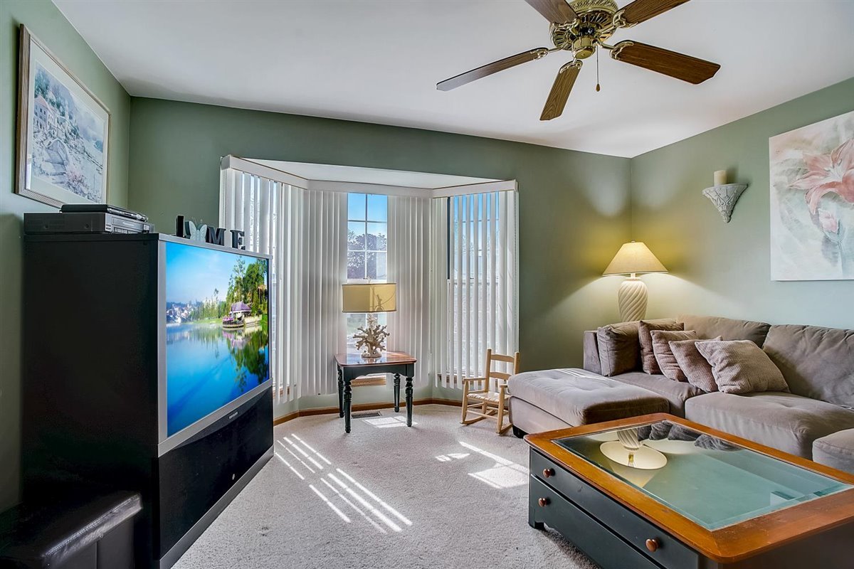 965 Manchester Road Lake Zurich, IL 60047 - Photo 13 of 34