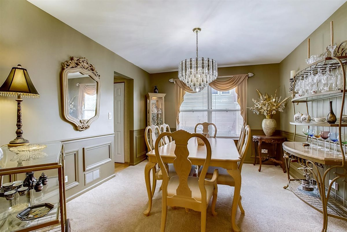 965 Manchester Road Lake Zurich, IL 60047 - Photo 3 of 34