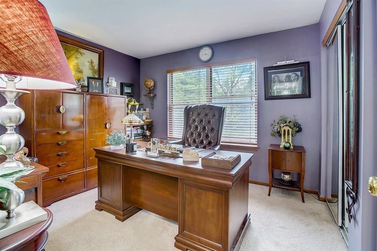 965 Manchester Road Lake Zurich, IL 60047 - Photo 21 of 34