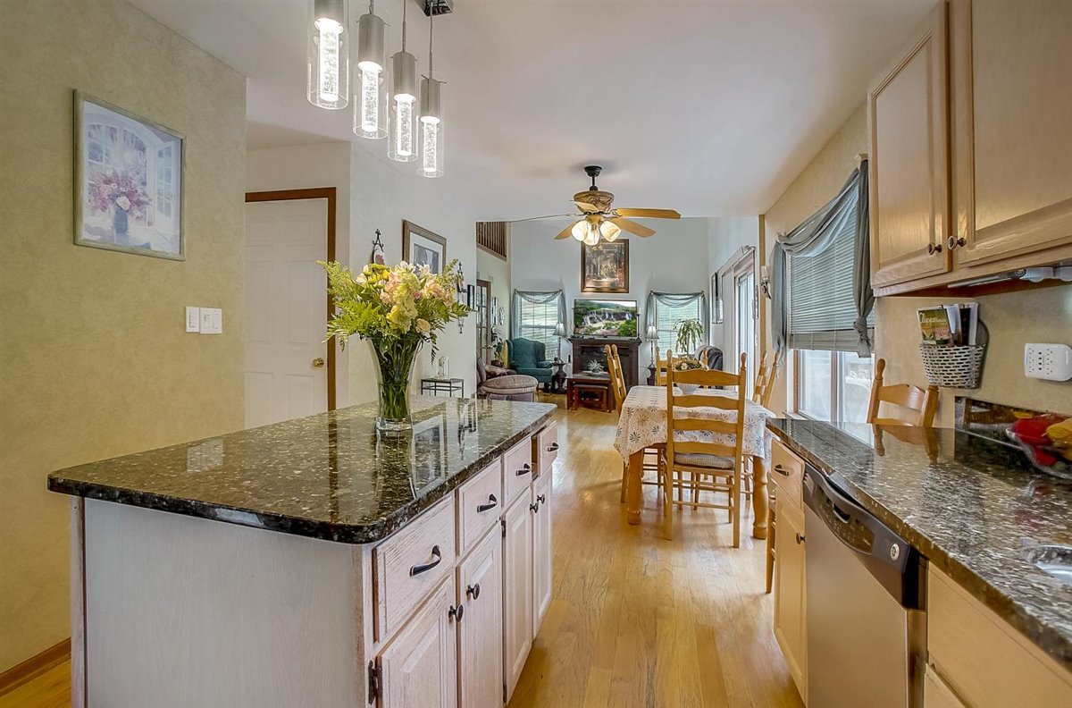965 Manchester Road Lake Zurich, IL 60047 - Photo 6 of 34
