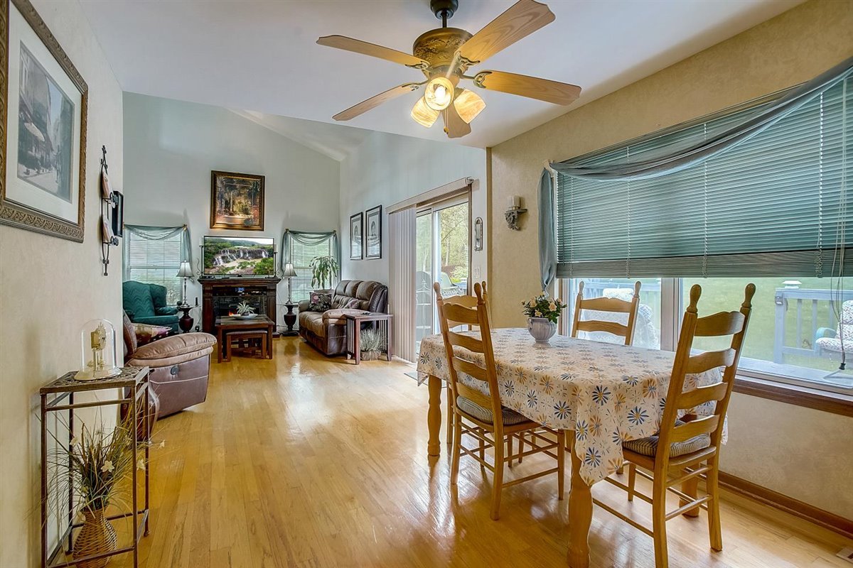 965 Manchester Road Lake Zurich, IL 60047 - Photo 8 of 34