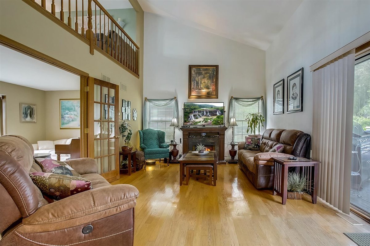 965 Manchester Road Lake Zurich, IL 60047 - Photo 9 of 34
