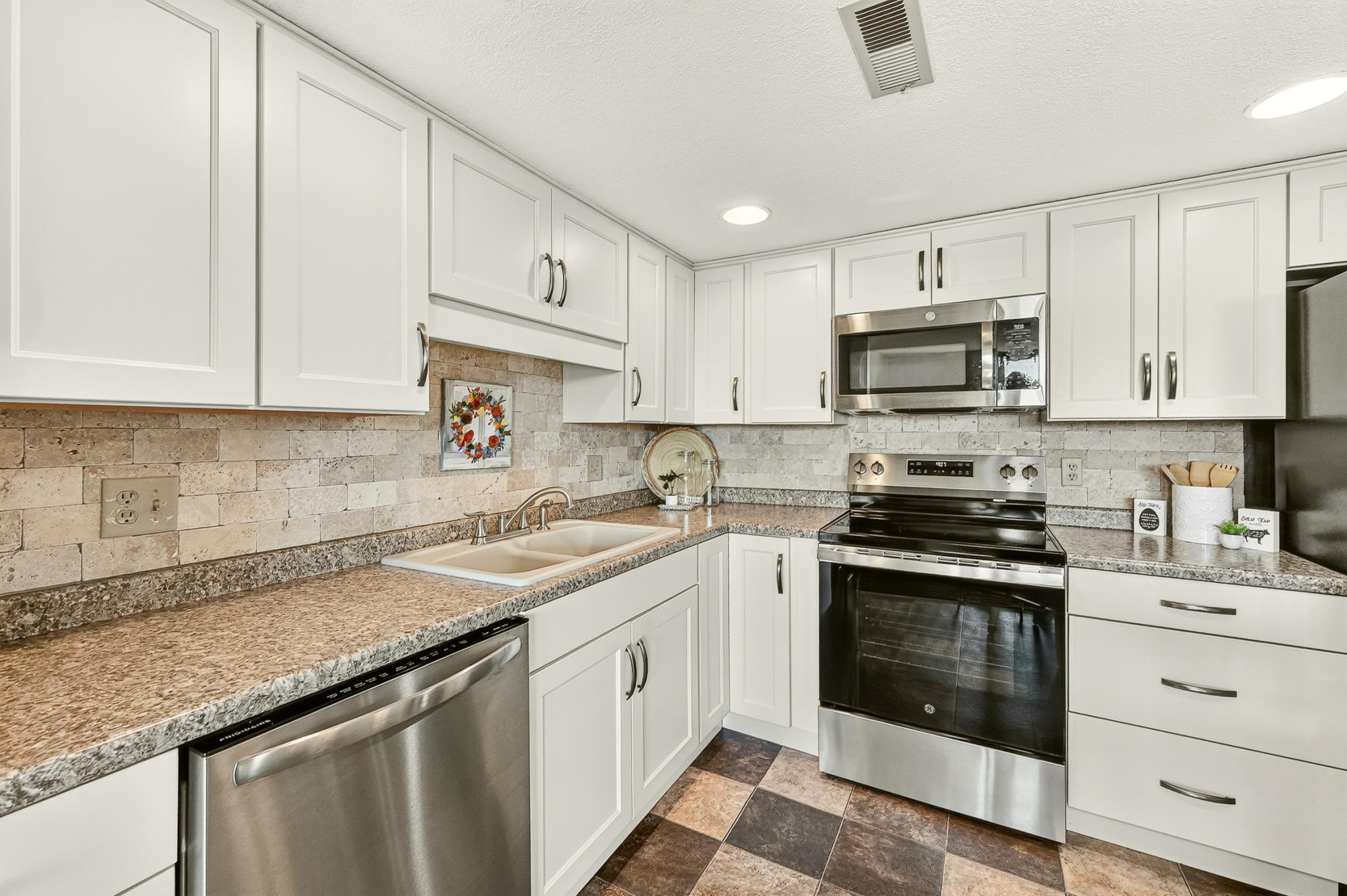 625 19th Street Northwest, Unit 802 Rochester, MN 55901 - Photo 3 of 28