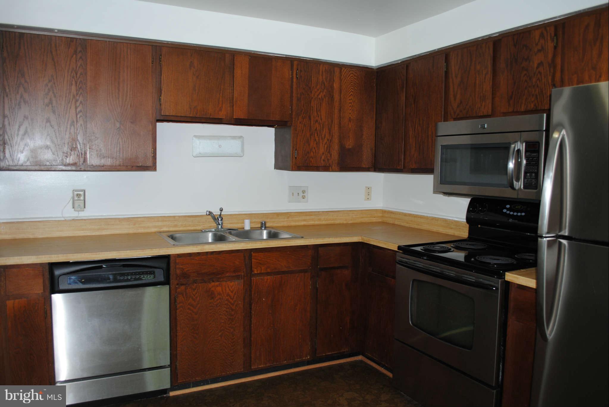135 Annandale Road Falls Church, VA 22046 - Photo 5 of 8 Kitchen
