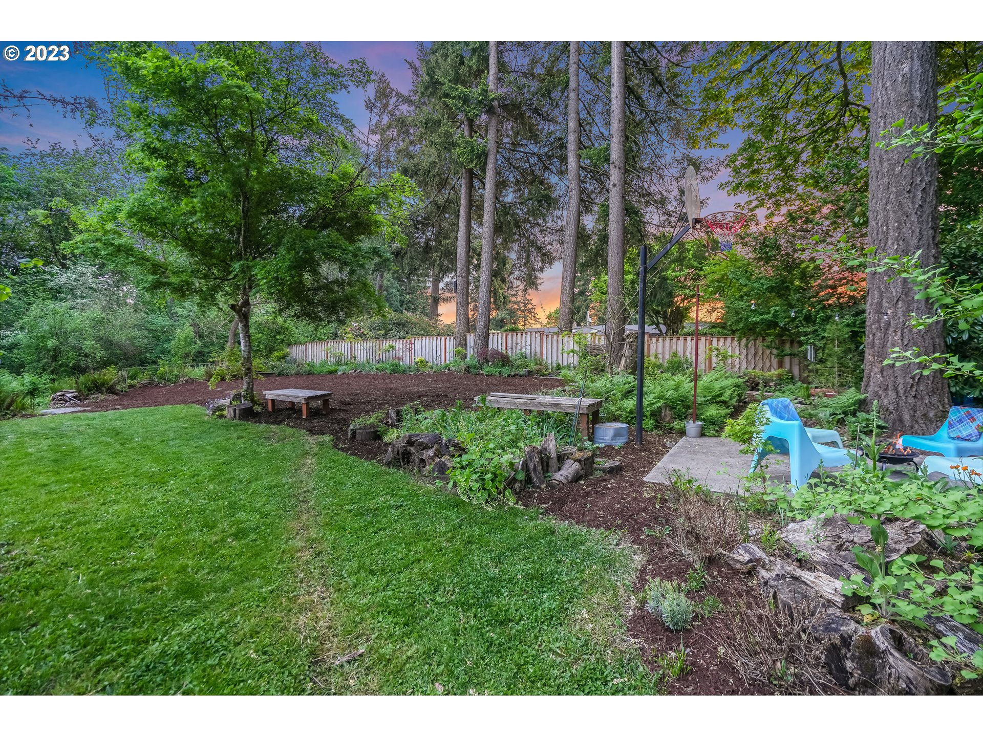 644 South Palatine Hill Road Portland, OR 97219 - Photo 43 of 46 a view of a park with large trees