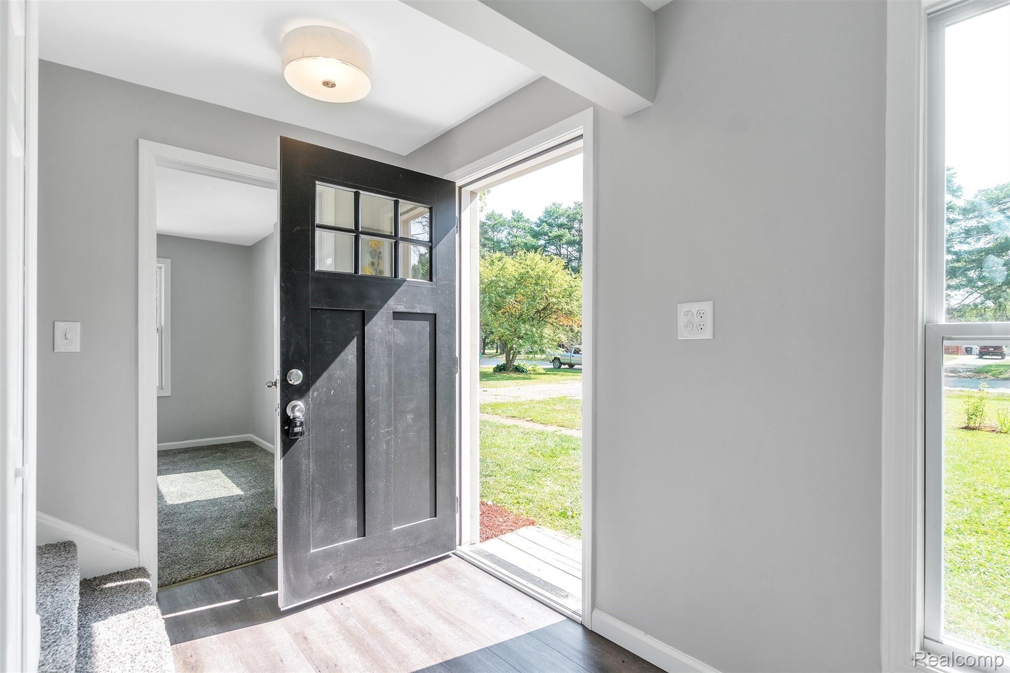 2467 Covert Road Burton, MI 48509 - Photo 5 of 27 06-2467 Covert Rd-windowstill-reale.jpg