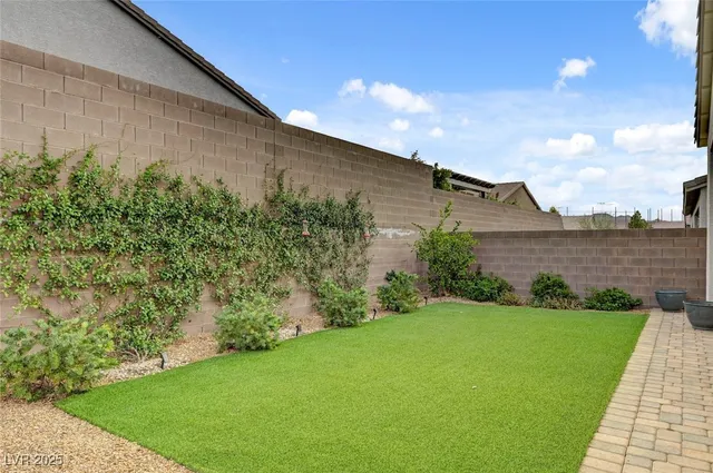 $3,820 | 3395 Stone View Avenue, Henderson, NV 89044