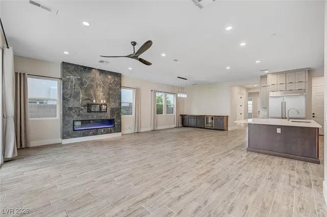 $3,820 | 3395 Stone View Avenue, Henderson, NV 89044