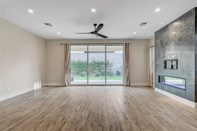 $3,820 | 3395 Stone View Avenue, Henderson, NV 89044