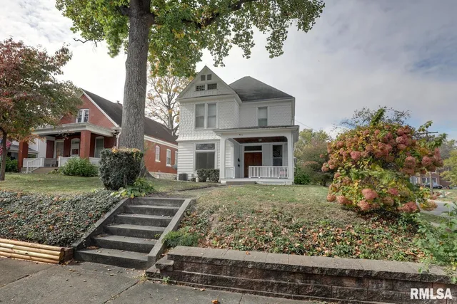 $189,000 | 400 South 16th Street, Quincy, IL 62301