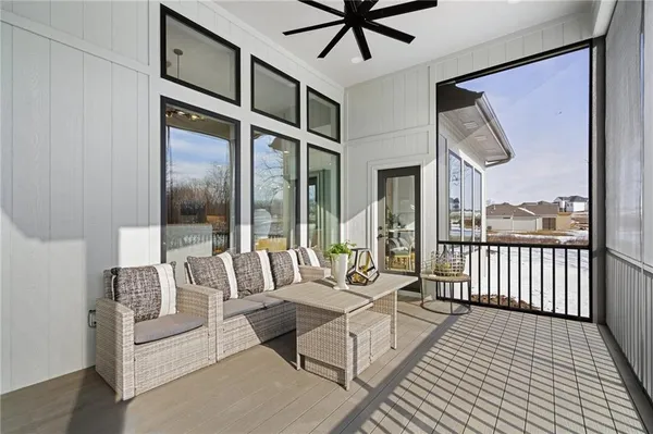 $898,640 | 701 Hampstead Drive, Raymore, MO 64083