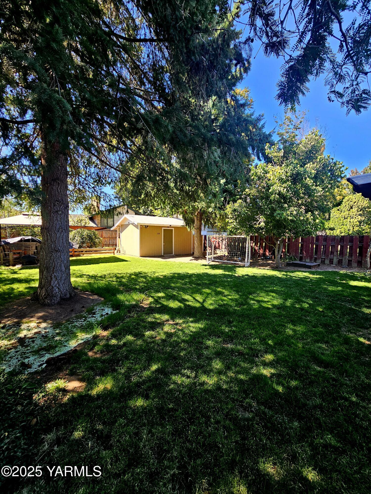 1118 South 44th Avenue Yakima, WA 98908 - Photo 16 of 29 Backyard