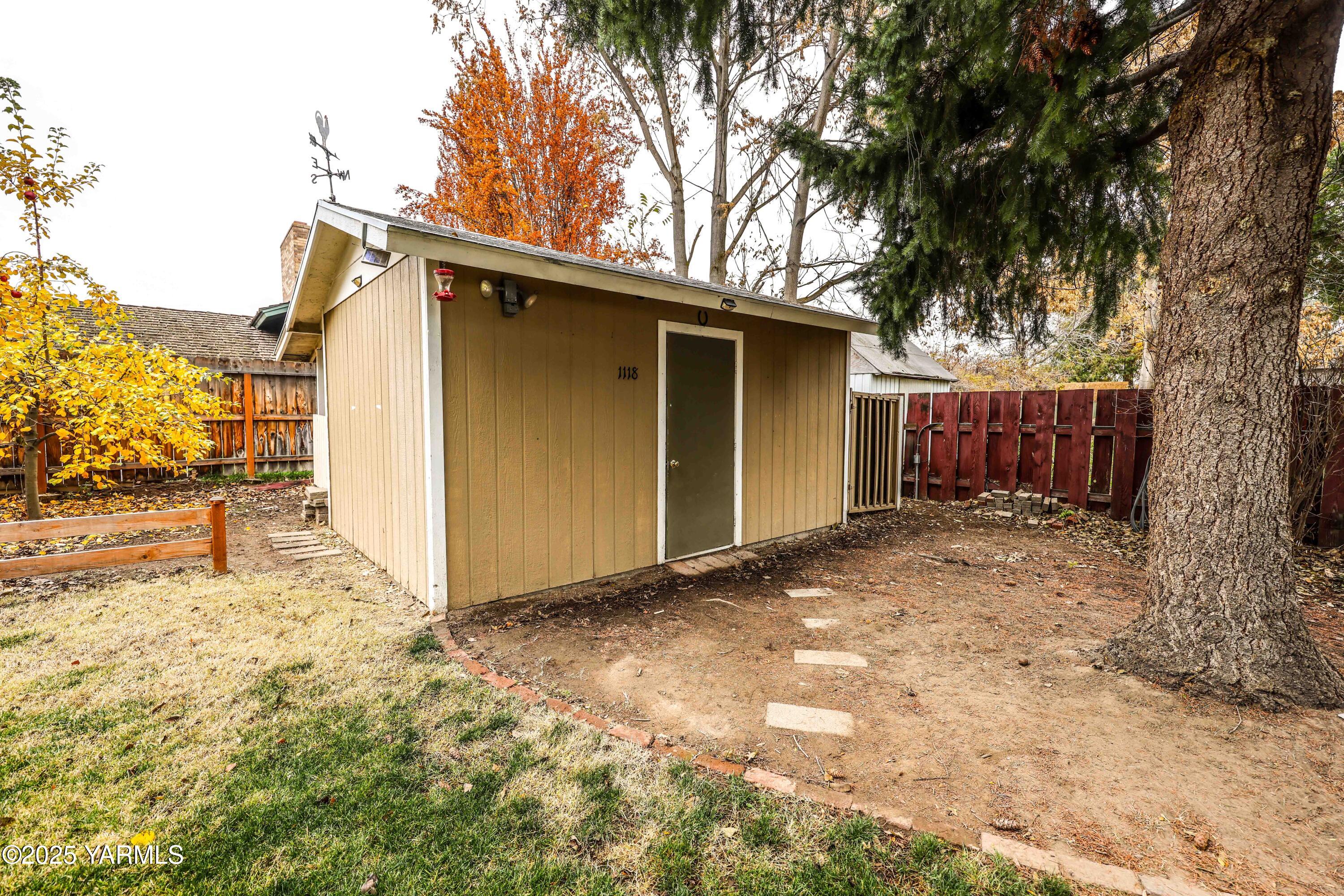 1118 South 44th Avenue Yakima, WA 98908 - Photo 10 of 29 Shed