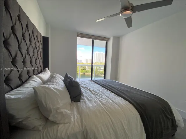 $3,400 | 20515 East Country Club Drive, Unit 549, Aventura, FL 33180